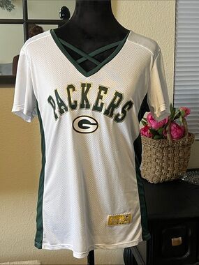 Team Apparel White and Green Green Bay Packers V-Neck Women's Top